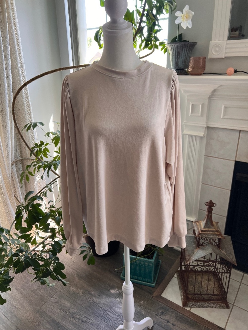 NWOT Loft cream ruched velveteen sweatshirt blouse